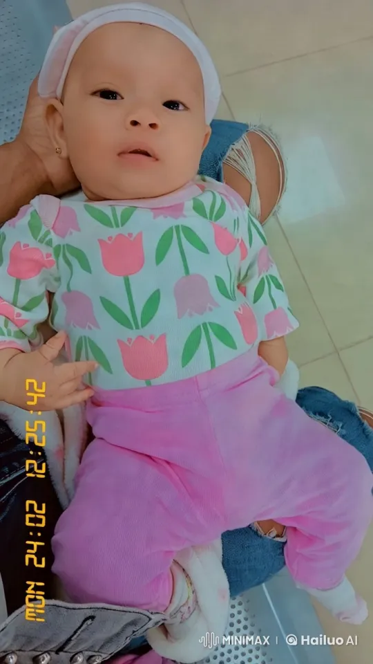Baby Dances Enthusiastically with Kungfu Moves – AI Generated Video | Hailuo AI