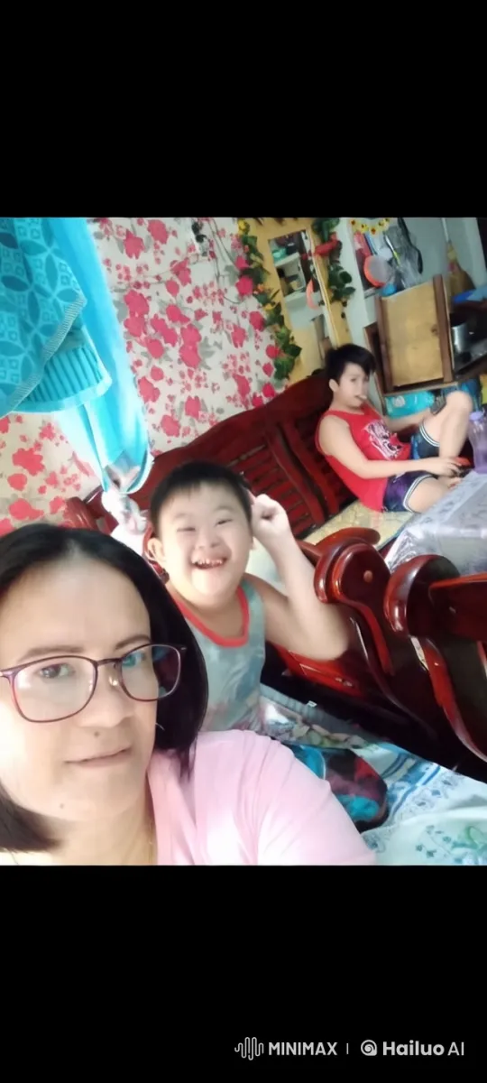 Children Perform Energetic Kung Fu in Colorful Living Room – AI Generated Video | Hailuo AI