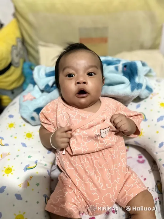 Baby's Adorable Kungfu Dance on Cozy Pillow – AI Generated Video | Hailuo AI