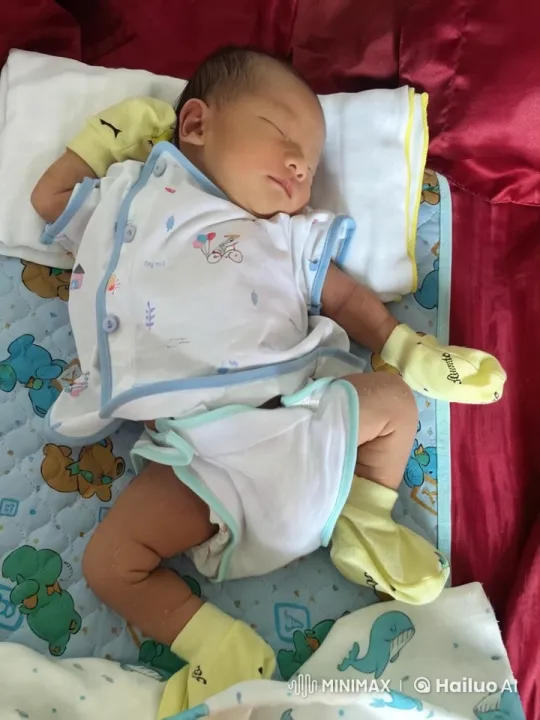 Baby Dancing on Colorful Mat with Cartoon Animals – AI Generated Video | Hailuo AI