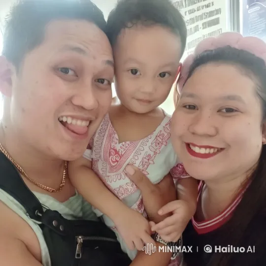 Family Celebrates with Child's Kembot Dance – AI Generated Video | Hailuo AI