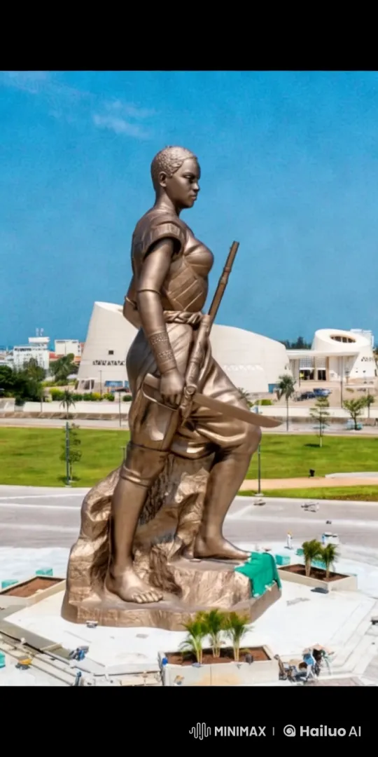 Bronze Warrior Statue Showcased in Modern Urban Setting – AI Generated Video | Hailuo AI