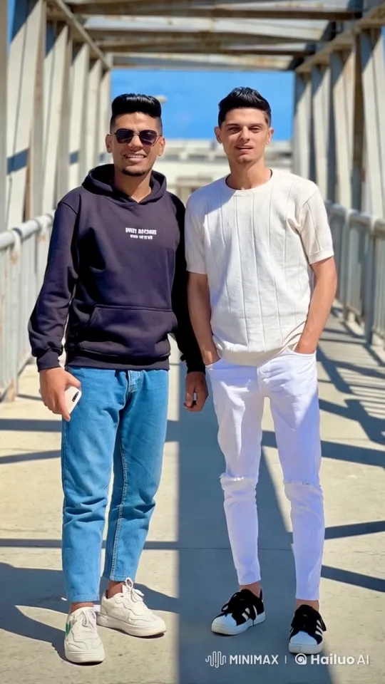Young Men Perform Impressive Kung Fu on Bridge – AI Generated Video | Hailuo AI