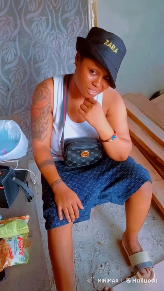 Confident Woman Showcases Style in Live2D Animation – AI Generated Video | Hailuo AI