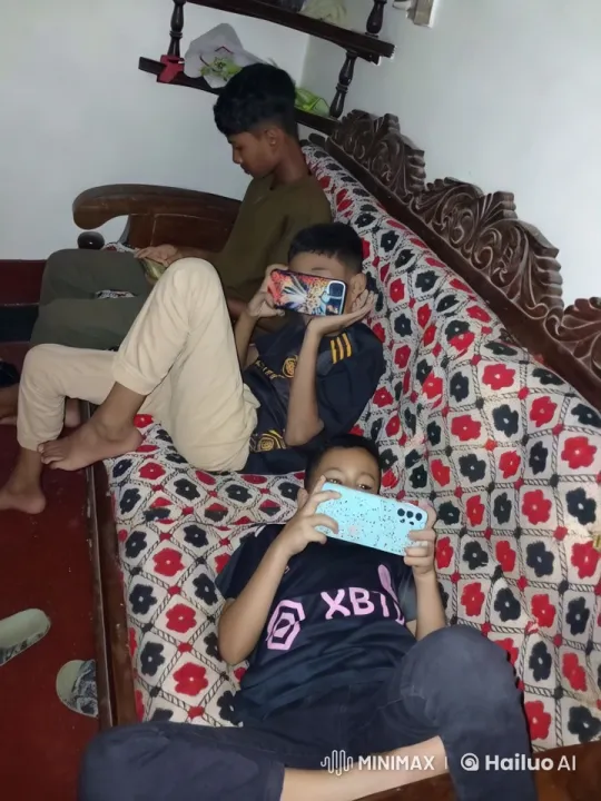 Mobile Explosion and Room Fire Visual Drama – AI Generated Video | Hailuo AI