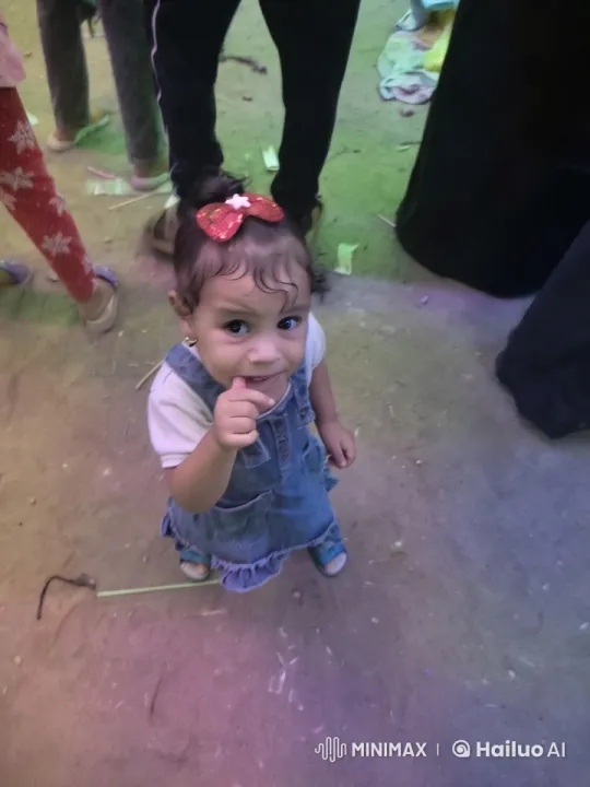 Child in Crowd Captured by Close-Up Camera Movement – AI Generated Video | Hailuo AI
