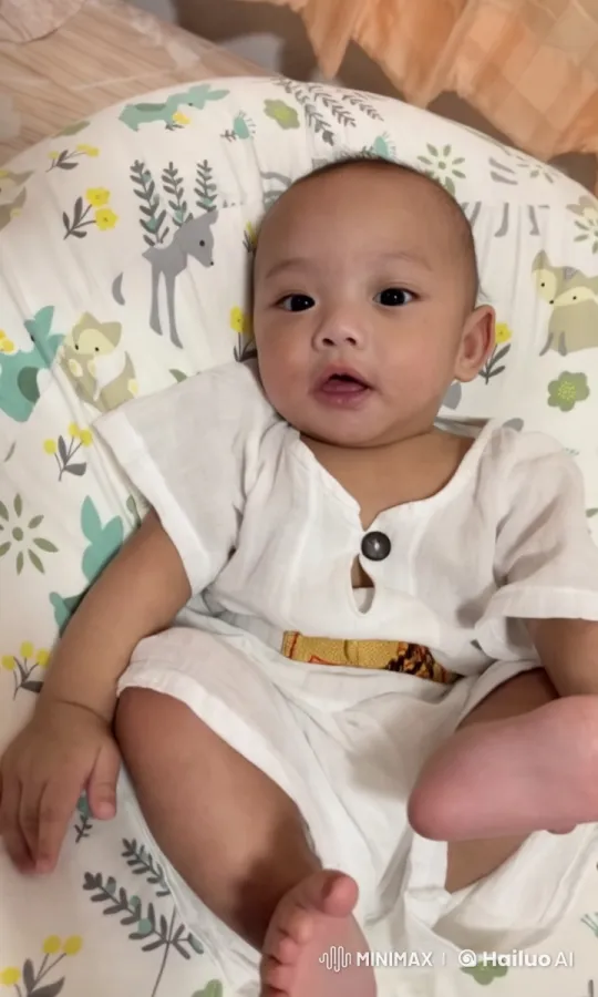 Baby's Joyful Kungfu Dance Display – AI Generated Video | Hailuo AI