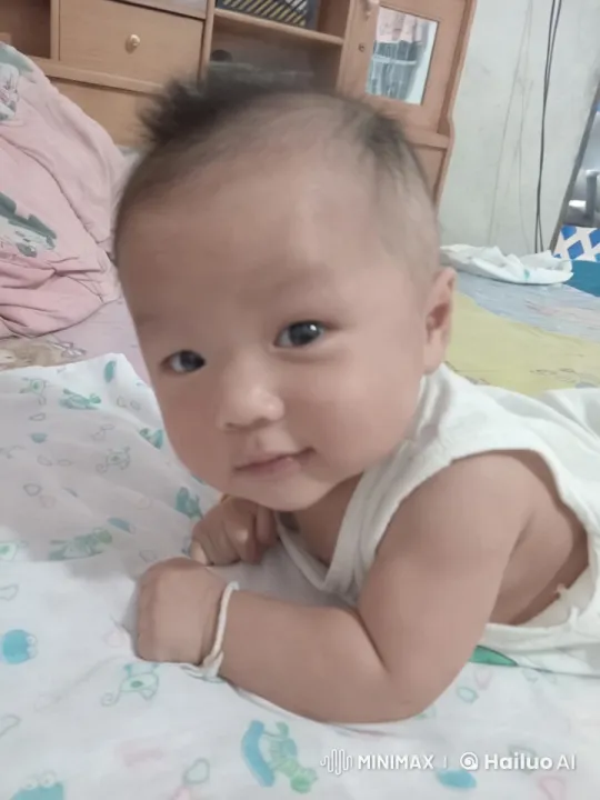 Baby's Joyful Dance and Playful Punches – AI Generated Video | Hailuo AI