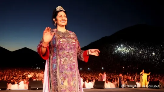 Kurdish Singer Delights Fans at Mountain Night Concert – AI Generated Video | Hailuo AI