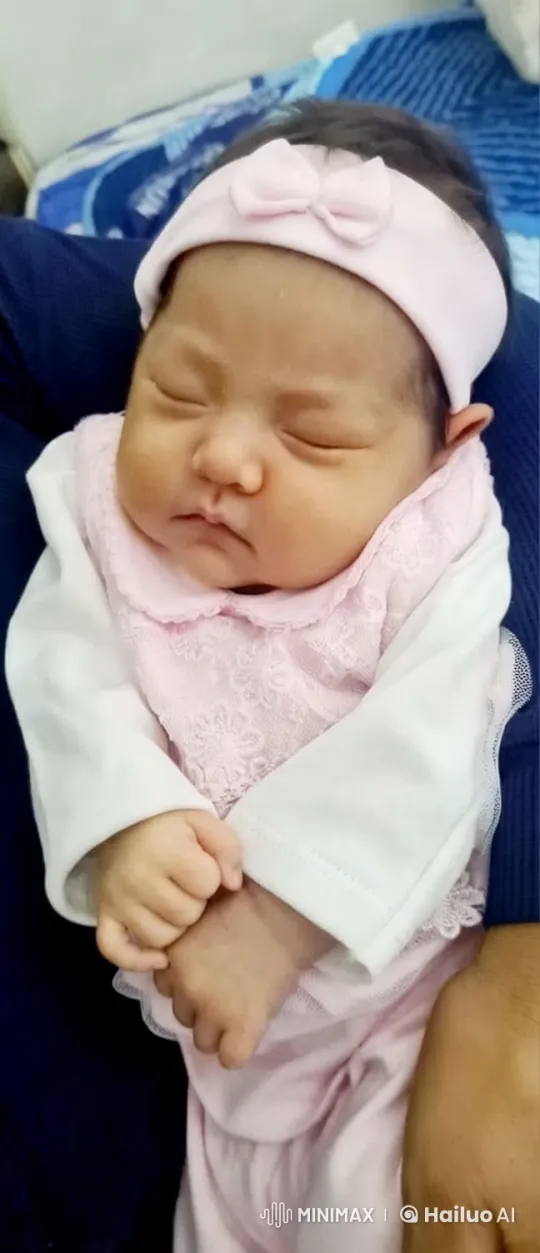 Baby's Playful Dance and Kung Fu Mimicry – AI Generated Video | Hailuo AI