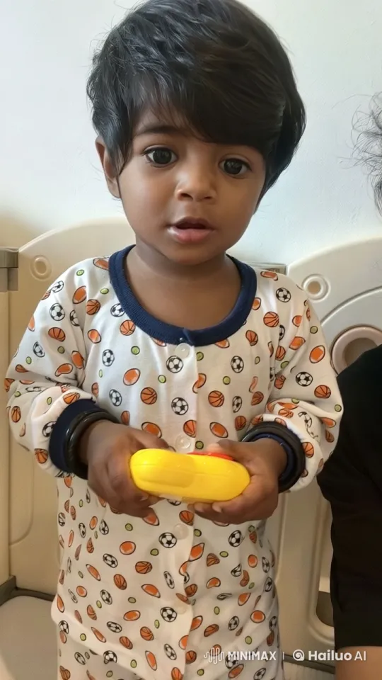 Child in Distress: A Tender Live2D Animation – AI Generated Video | Hailuo AI