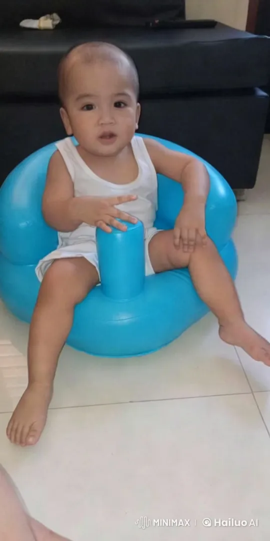 Child Enacts Playful Kung Fu Dance in Living Room – AI Generated Video | Hailuo AI