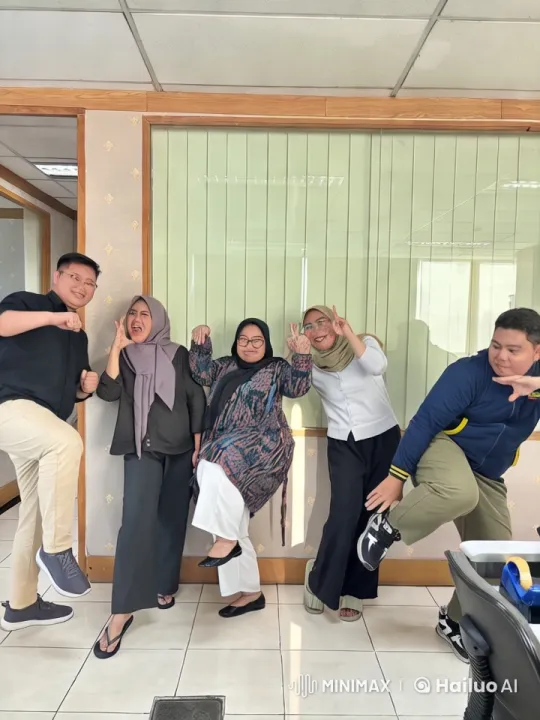 Kung Fu Masters Display Skills in Office Setting – AI Generated Video | Hailuo AI