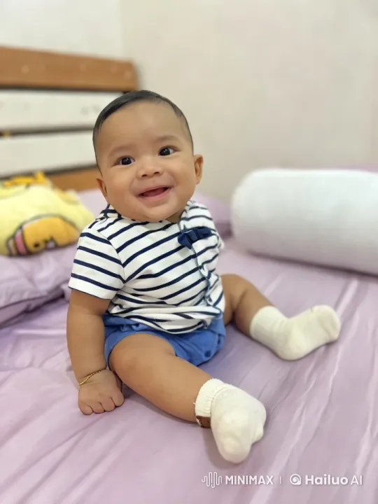Baby's Playful Kungfu Routine in Pastel Bedroom – AI Generated Video | Hailuo AI