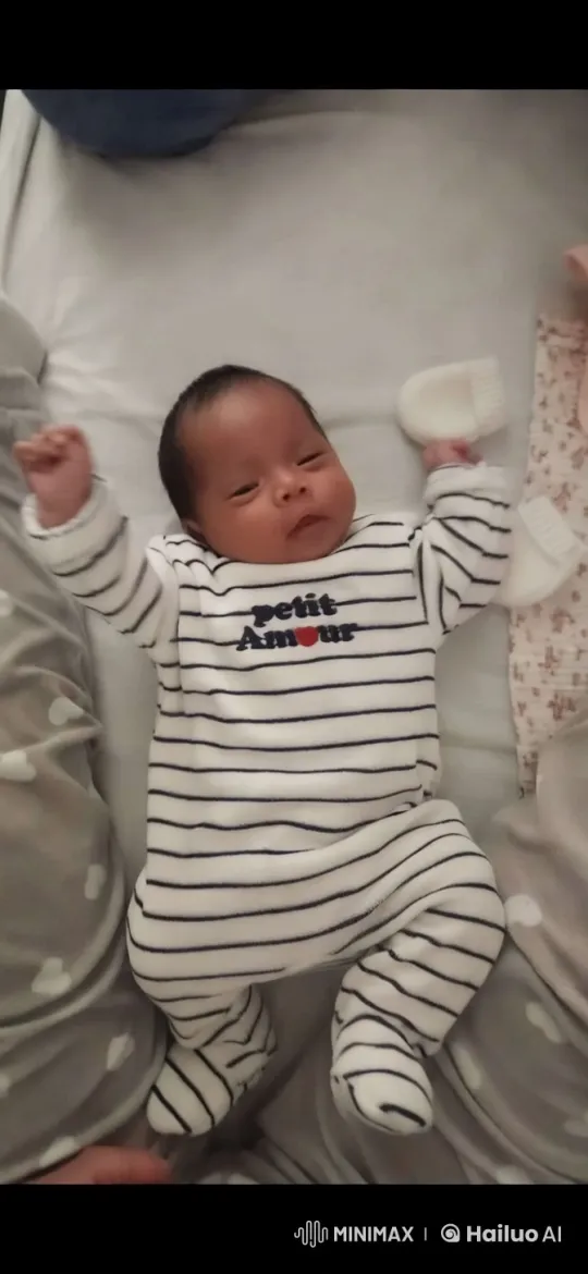 Baby's Joyful Dance and Playful Kung Fu Moves – AI Generated Video | Hailuo AI