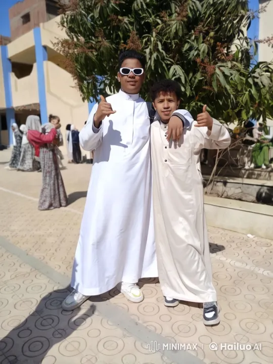 Traditional Attire Poses in Outdoor Setting – AI Generated Video | Hailuo AI