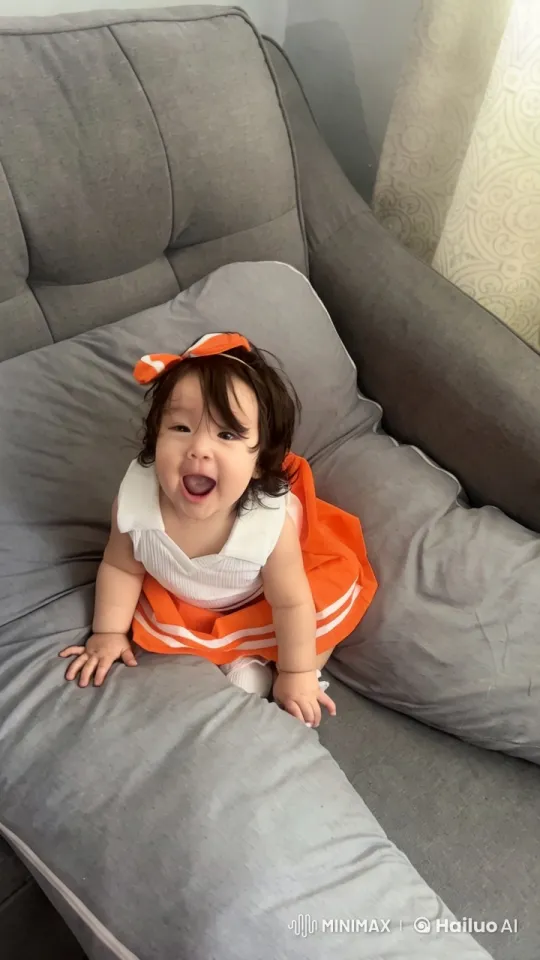 Baby Girl Joyfully Dancing on Couch – AI Generated Video | Hailuo AI