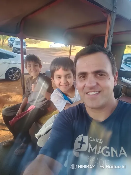 Golden Hour Group Chat in Open Vehicle – AI Generated Video | Hailuo AI
