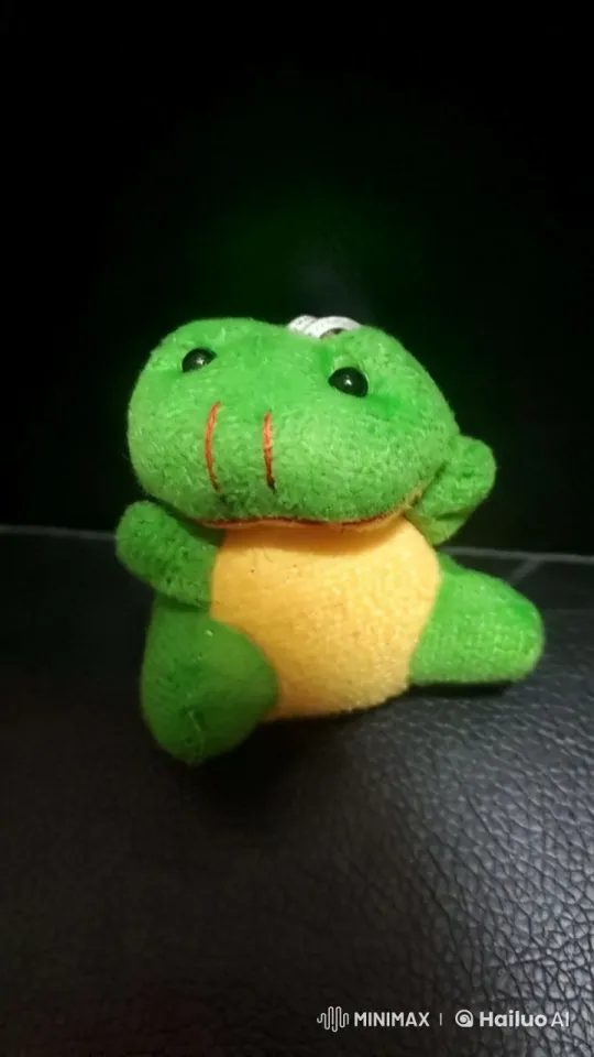 Plush Frogs' Playful Tussle in Dark Setting – AI Generated Video | Hailuo AI