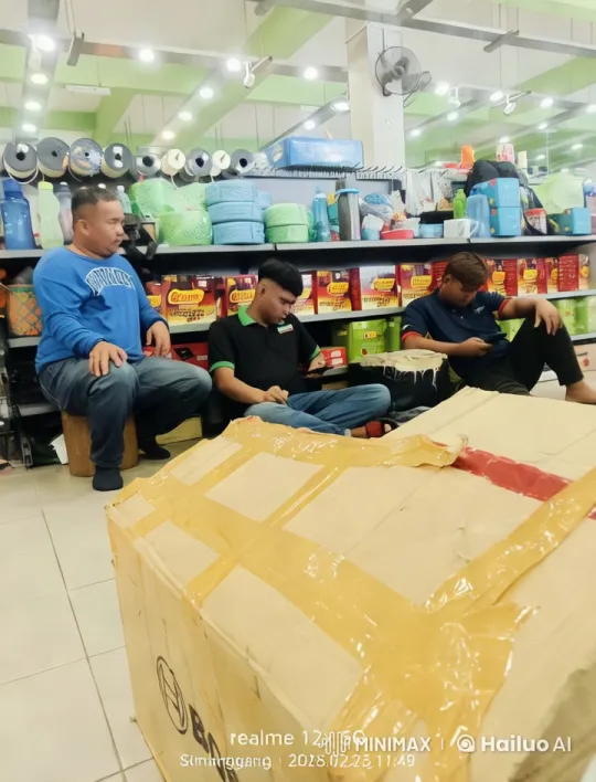 Store Setting: Men Demonstrate Kungfu Skills – AI Generated Video | Hailuo AI