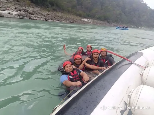 Rafting Adventure: Team Thrills on a Rocky River – AI Generated Video | Hailuo AI