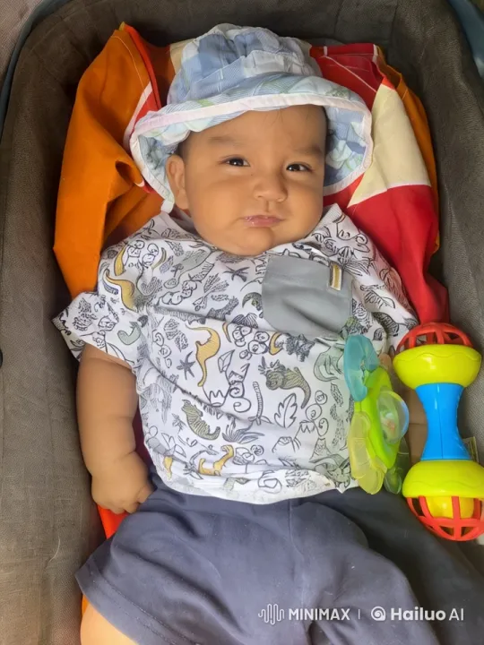Baby Dancing Joyfully in Playful Outfit – AI Generated Video | Hailuo AI