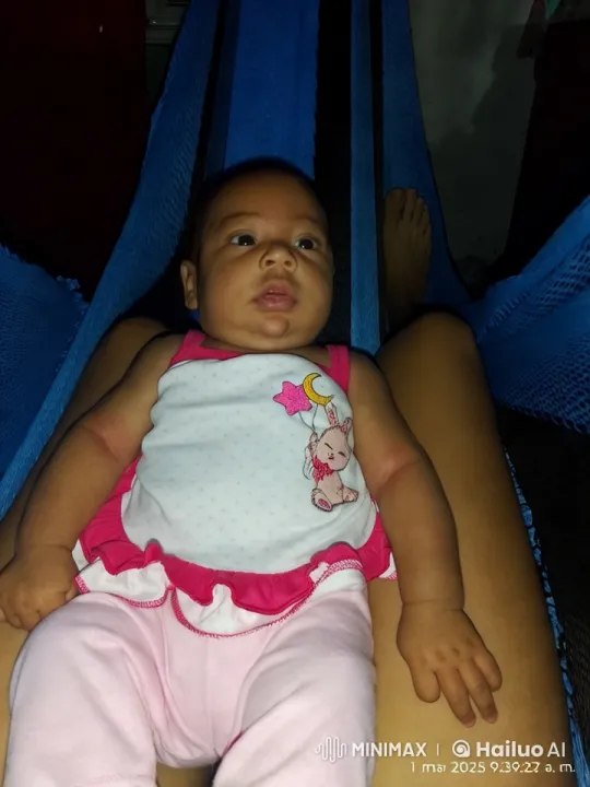 Baby's Playful Dance and Kung Fu Moves in Cozy Indoor Setting – AI Generated Video | Hailuo AI
