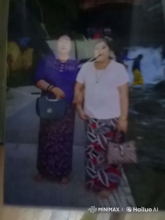 Aesthetic Portrait of Two Women on a Scenic Path – AI Generated Video | Hailuo AI