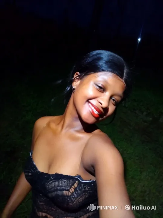 Elegant Model Showcases Lacy Dress in Graceful Dance – AI Generated Video | Hailuo AI