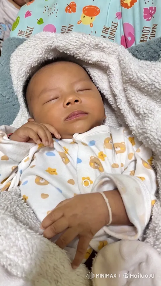 Baby Dancing and Playing in Cozy Onesie – AI Generated Video | Hailuo AI