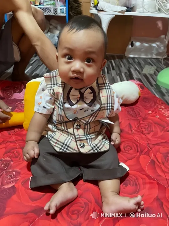 Baby Dances Enthusiastically on Floral Blanket – AI Generated Video | Hailuo AI