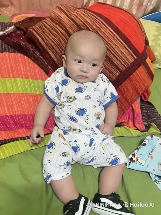 Baby Dancing Joyfully in Colorful Bedroom – AI Generated Video | Hailuo AI