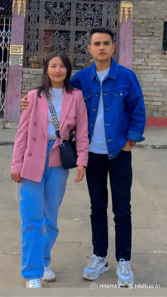 Couple Dancing Gracefully in Front of Ornate Gate – AI Generated Video | Hailuo AI