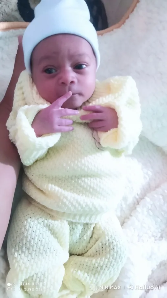 Cozy Yellow Baby Delightfully Dancing in Warm Light – AI Generated Video | Hailuo AI