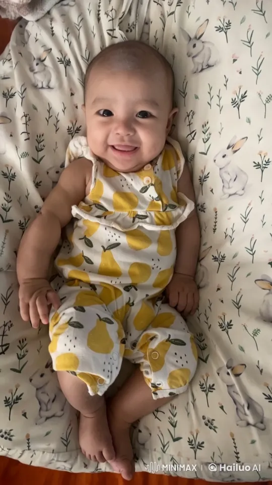 Baby's Adorable Martial Arts and Dance Performance – AI Generated Video | Hailuo AI