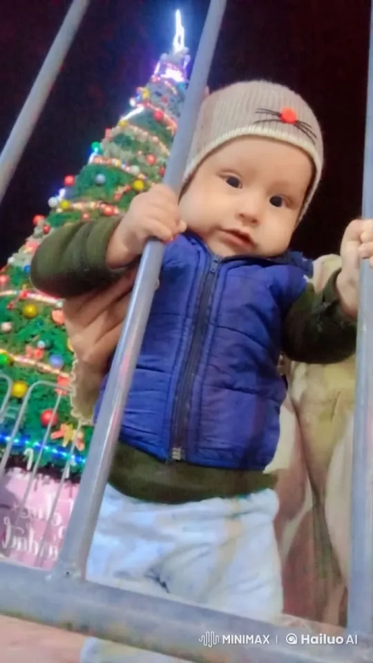 Child's Joyful Dance and Kung Fu by Christmas Tree – AI Generated Video | Hailuo AI