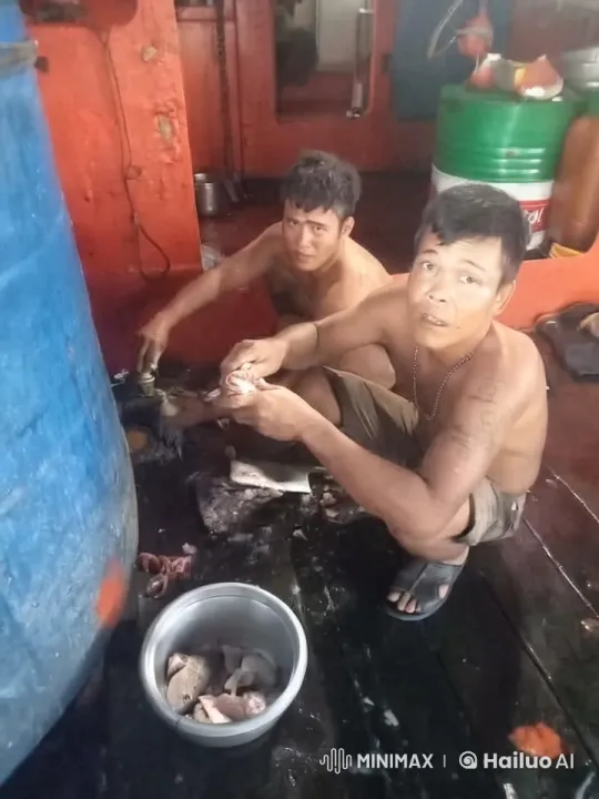Shirtless Men on Boat Demonstrate Kung Fu Skills – AI Generated Video | Hailuo AI