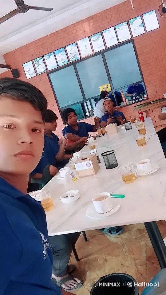 Cafe Scene: Cozy Gathering at a White Marble Table – AI Generated Video | Hailuo AI