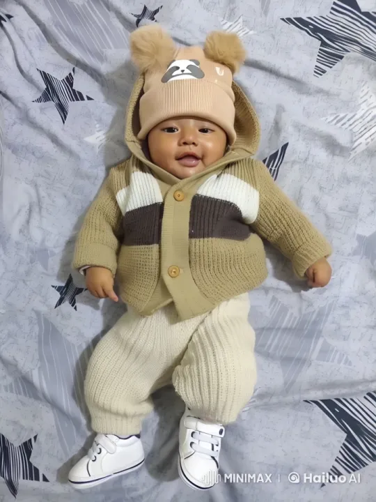 Baby in Star Bed Dancing and Greeting – AI Generated Video | Hailuo AI