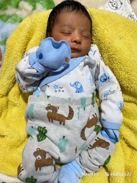 Baby's Playful Kung Fu Dance on Yellow Blanket – AI Generated Video | Hailuo AI