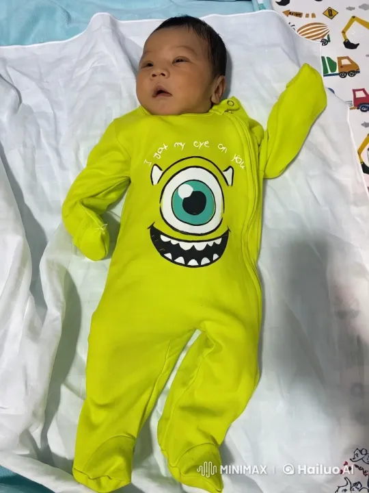Baby in Playful Onesie Dancing Delightfully – AI Generated Video | Hailuo AI