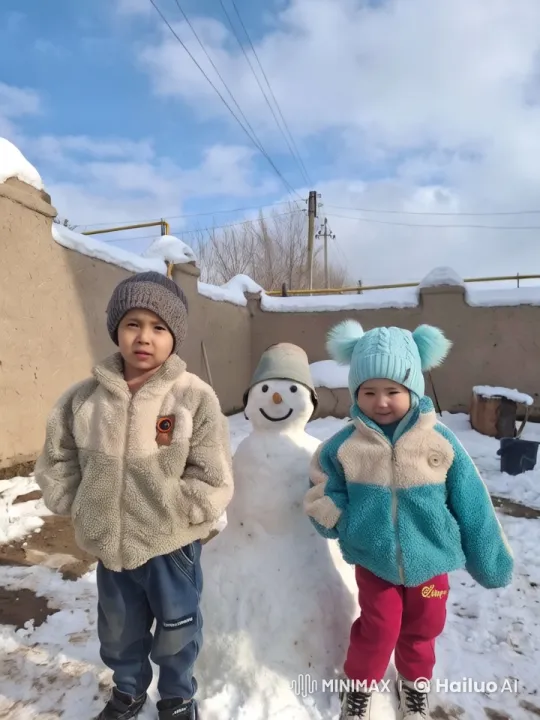 Children and Snowman in Winter Courtyard – AI Generated Video | Hailuo AI