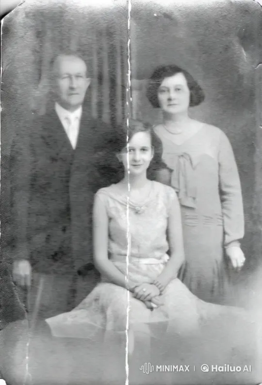 Vintage Portrait Video with Aesthetic Focus on Three Individuals – AI Generated Video | Hailuo AI