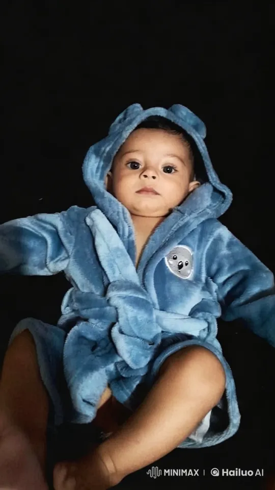 Baby Dances Enthusiastically in Blue Robe – AI Generated Video | Hailuo AI