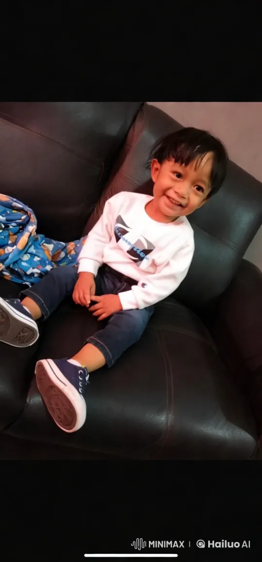 Child's Joyful Dance Captured on Camera – AI Generated Video | Hailuo AI