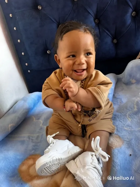 Baby's Joyful Kung Fu Dance on Plush Blanket – AI Generated Video | Hailuo AI
