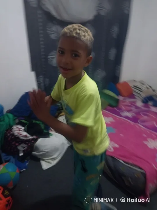 Baby Dancing Joyfully in Colorful Room – AI Generated Video | Hailuo AI