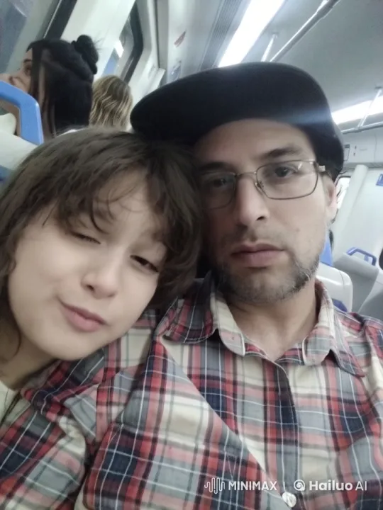 Transformation of Two Passengers in Public Transport – AI Generated Video | Hailuo AI
