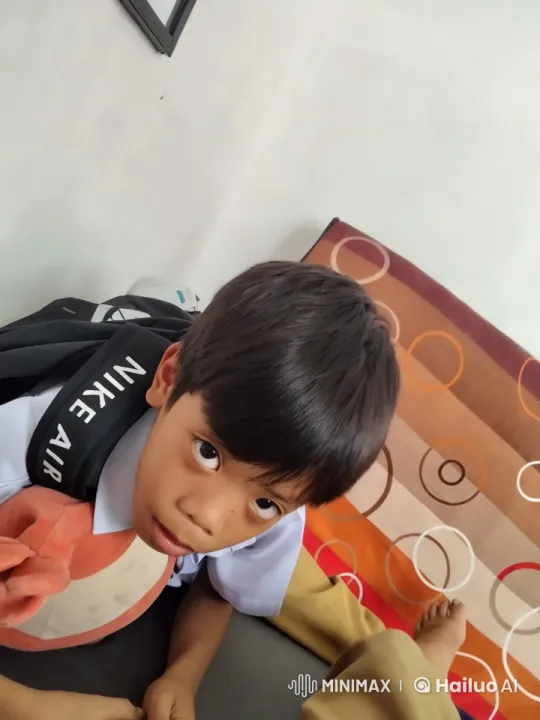 Energetic Boy Showcases Martial Arts and Dance Skills – AI Generated Video | Hailuo AI