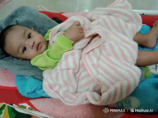 Baby's Joyful Dance Captured in Close-Up – AI Generated Video | Hailuo AI